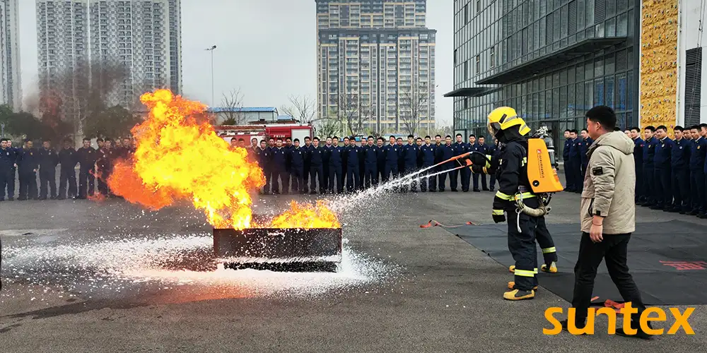 Addestramento al fuoco con coperta antincendio per auto Suntex 03